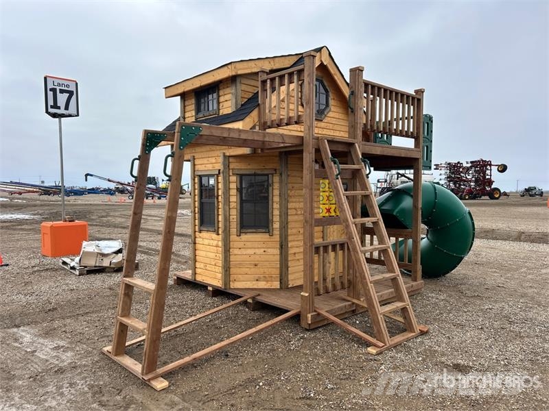  8 ft x 9 ft x 11 ft Playhouse (Unused) Andre komponenter