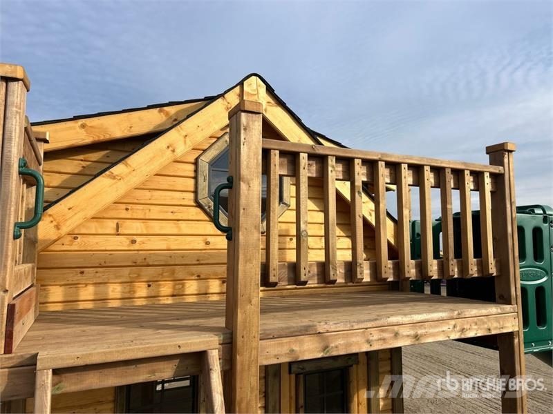 8 ft x 9 ft x 11 ft Two- Storey Playhouse (Unused) Andere Zubehörteile