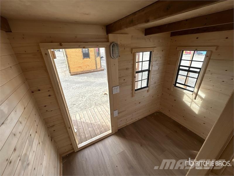 8 ft x 9 ft x 11 ft Two- Storey Playhouse (Unused) Andere Zubehörteile