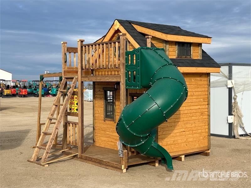 8 ft x 9 ft x 11 ft Two- Storey Playhouse (Unused) Andere Zubehörteile