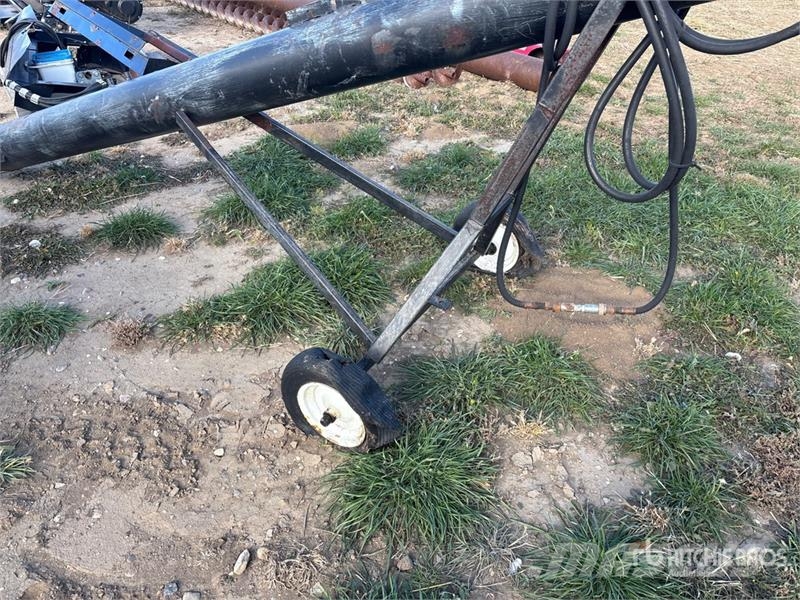  8 in x 15 ft Hydraulic Grain Auger Attrezzature di trasporto