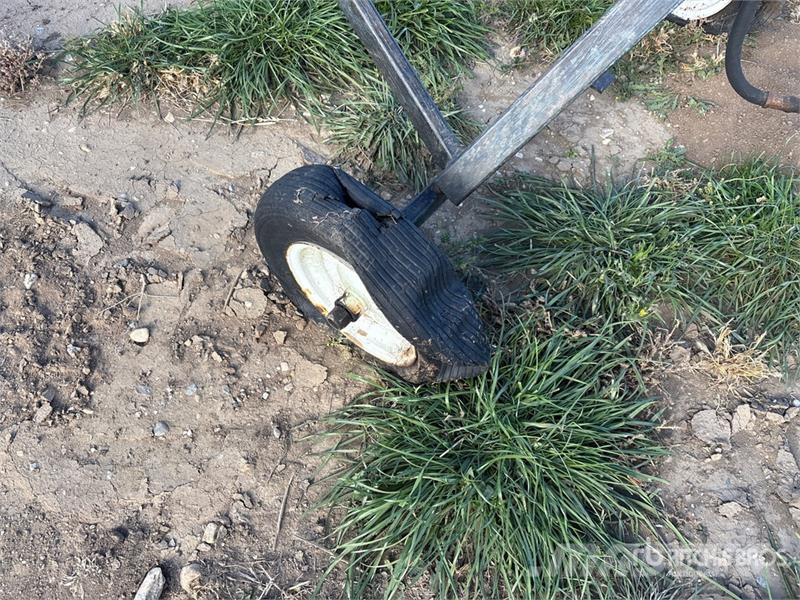  8 in x 15 ft Hydraulic Grain Auger Attrezzature di trasporto