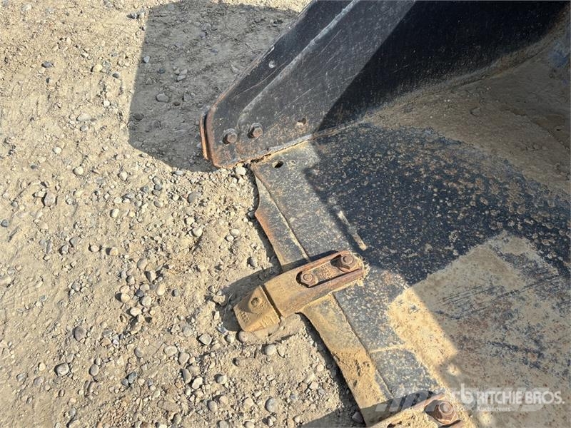  80 in Skid Steer Bucket 挖斗