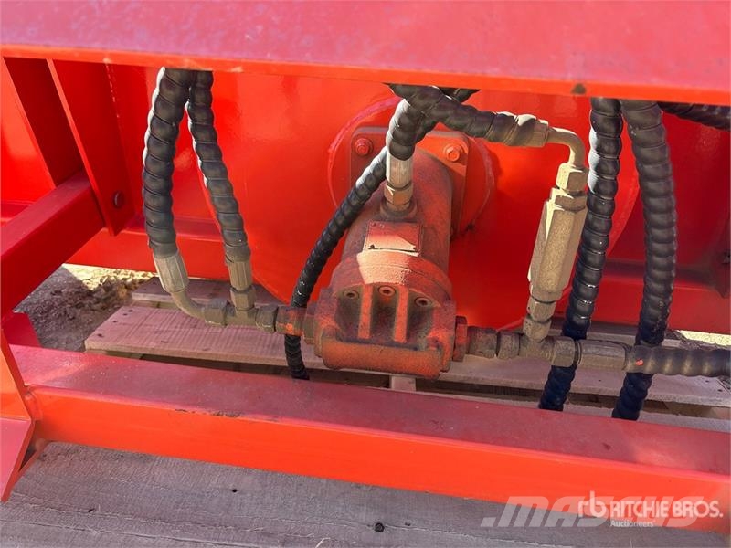 80 in Skid Steer Snowblower قاذفات الجليد
