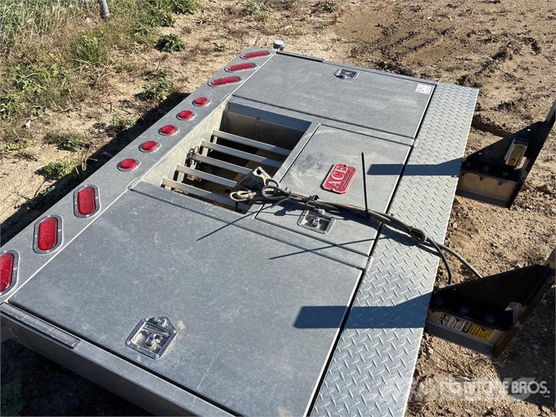82 in x 55 in Headache Rack - Fits Truck Tractor مكونات أخرى