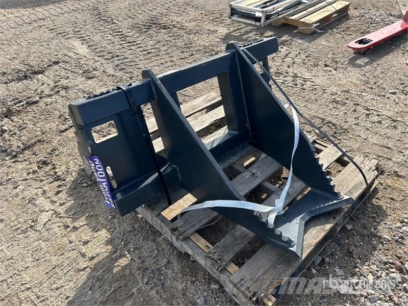  8207183 16 in Skid Steer Stump Bucket (Unused) 挖斗