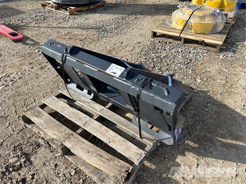  8207183 16 in Skid Steer Stump Bucket (Unused) 挖斗