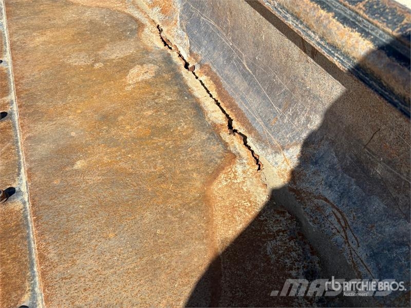 83 in Skid Steer Bucket Kanalak