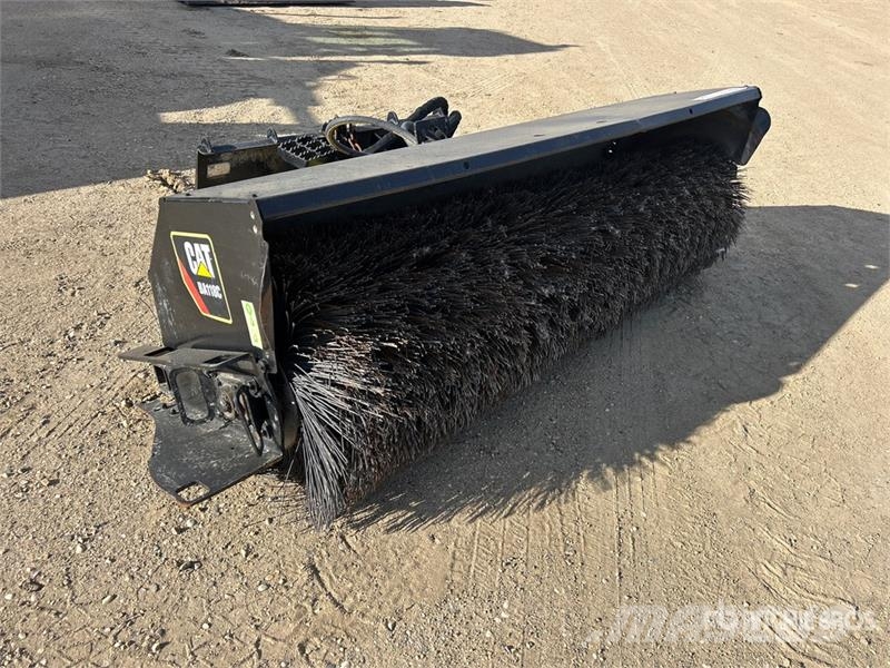 84 in Skid Steer Broom Harjad