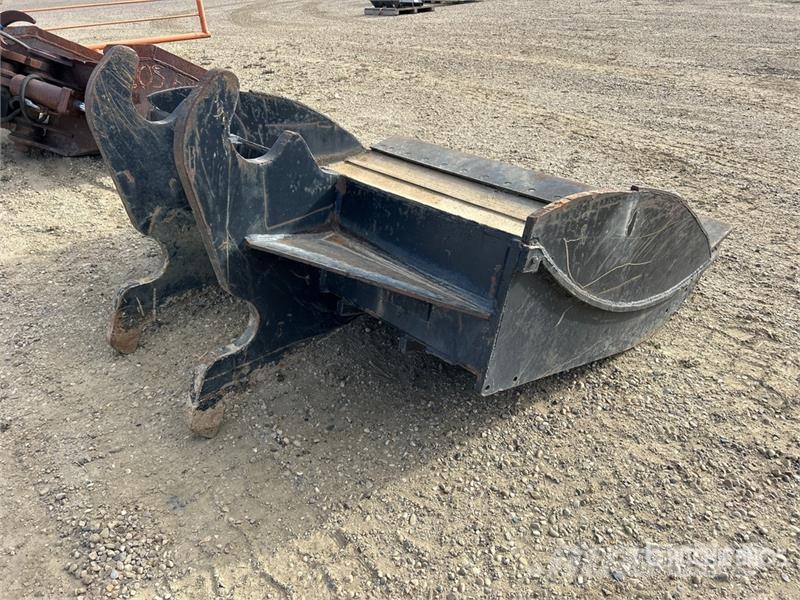  85 in Q/C Excavator Chuck Blade Lame