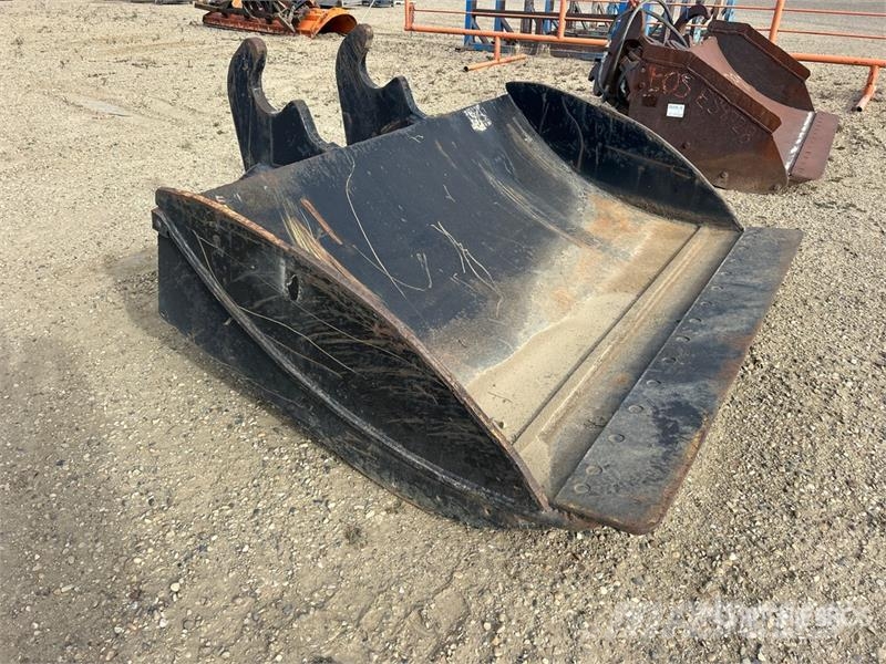  85 in Q/C Excavator Chuck Blade Lame