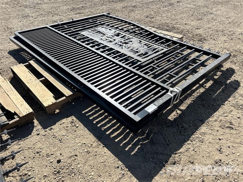 9 ft 3 in x 6 ft 6 in Bi-Parting Driveway Gate (Un Sonstige Landmaschinen