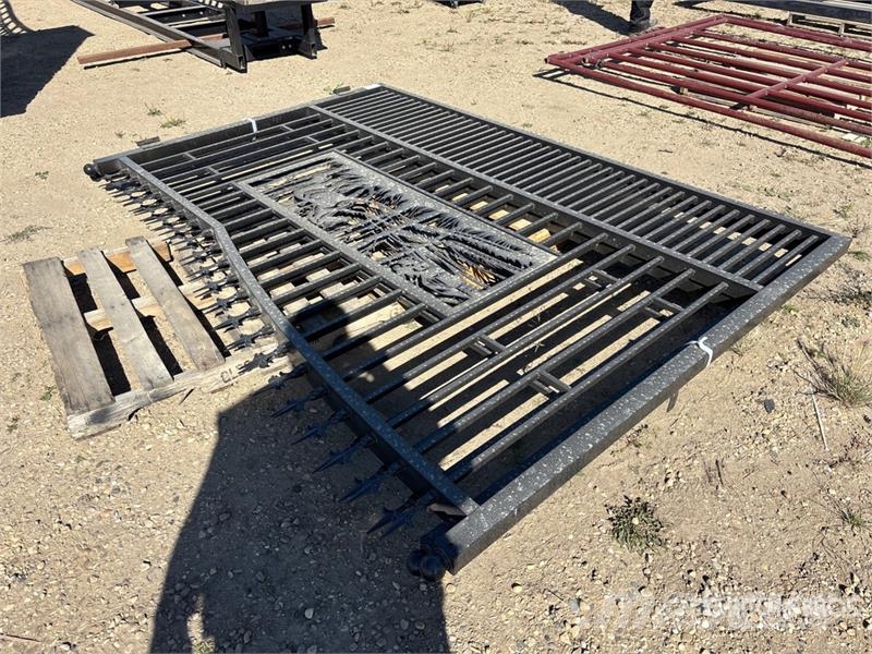 9 ft 3 in x 6 ft 6 in Steel Bi-Parting Driveway Ga Sonstige Landmaschinen