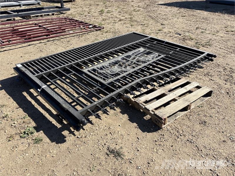 9 ft 3 in x 6 ft 6 in Steel Bi-Parting Driveway Ga Sonstige Landmaschinen