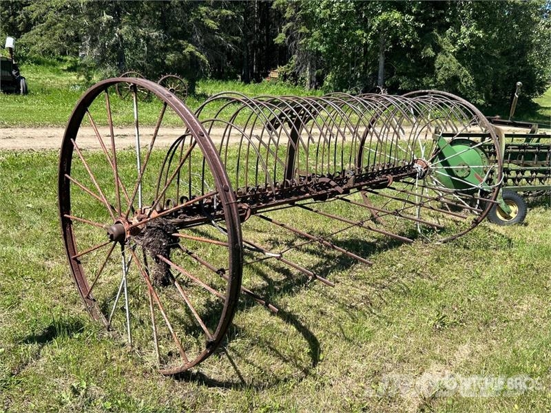 9 ft Antique Hay Rake Rakes and tedders
