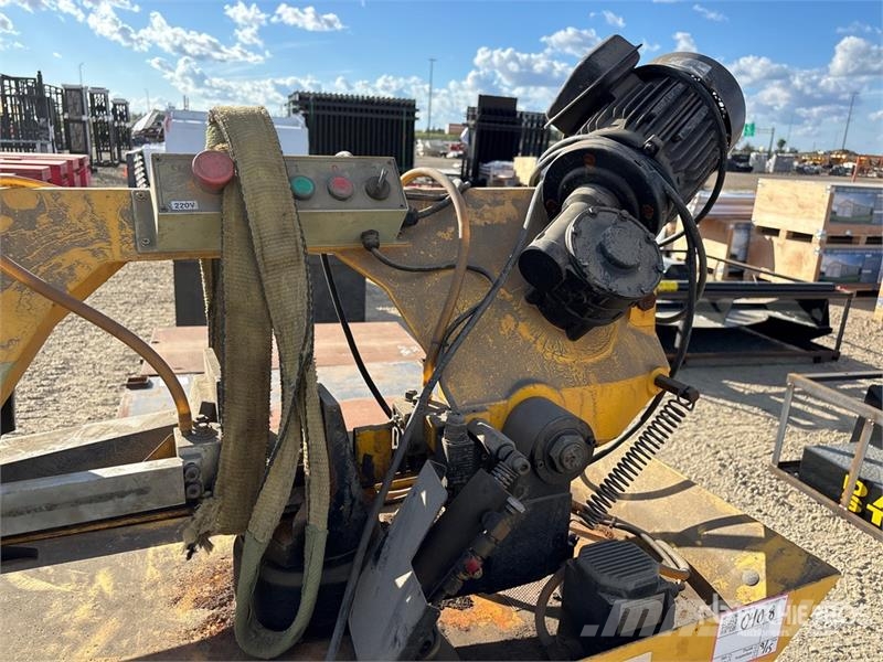 9 in Metal Cutting Band Saw Muu
