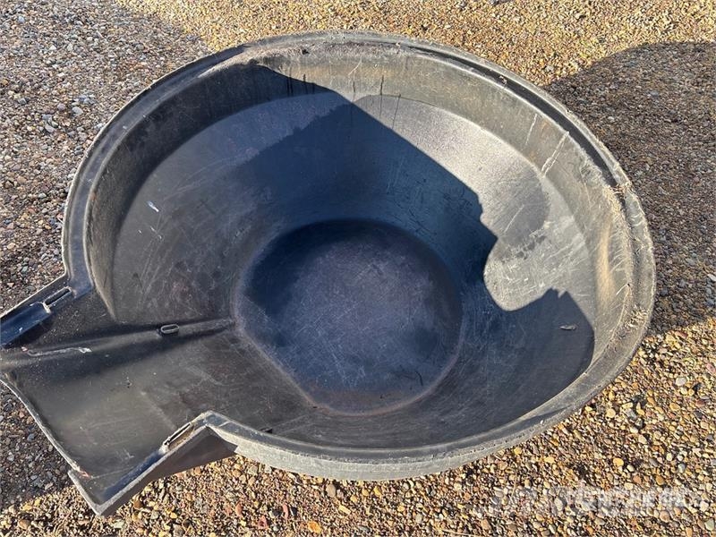 9 in Poly Hopper Unidades/máquinas de processamento e armazenamento de culturas - Outros