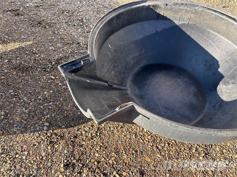9 in Poly Hopper Unidades/máquinas de processamento e armazenamento de culturas - Outros