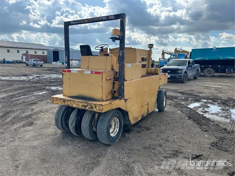 9 Wheel Pneumatic Roller Пневматичні катки