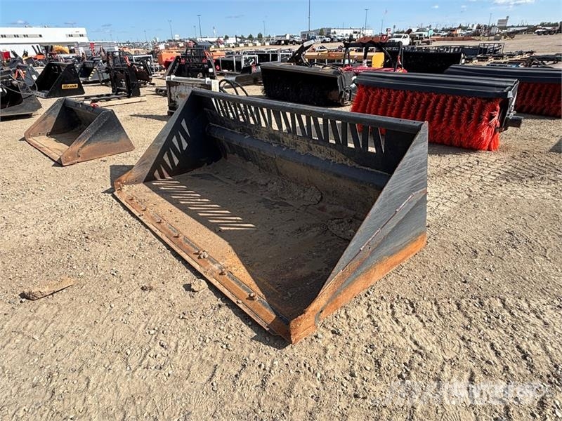 90 in Skid Steer Bucket 挖斗