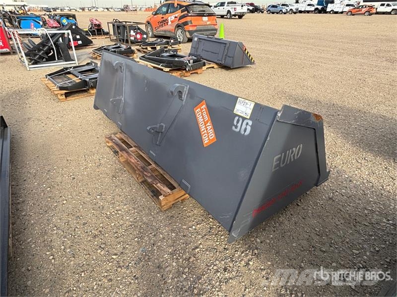  96 in Snow & Mulch Ag Tractor Bucket - Fits John D ملحقات أخرى للجرارات