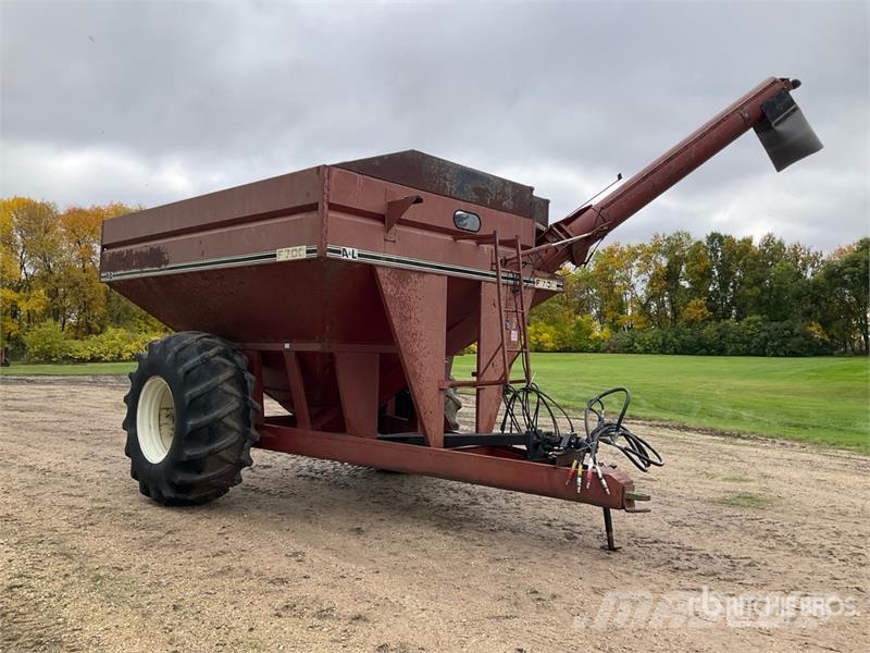 A&L F700 700 bu S/A Grain Cart Grain / Silage Trailers