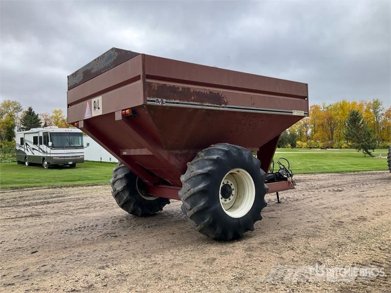 A&L F700 700 bu S/A Grain Cart Grain / Silage Trailers