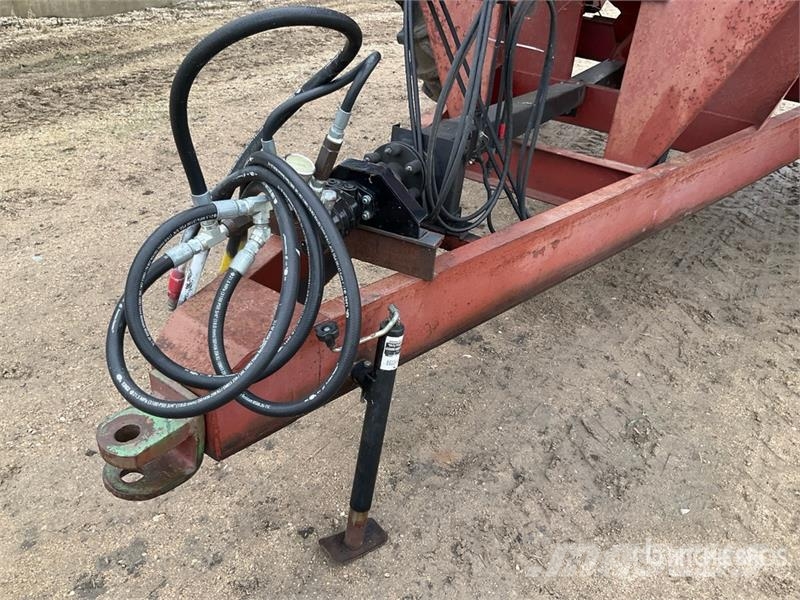 A&L F700 700 bu S/A Grain Cart Grain / Silage Trailers