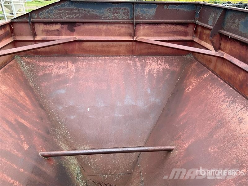 A&L F700 700 bu S/A Grain Cart Grain / Silage Trailers