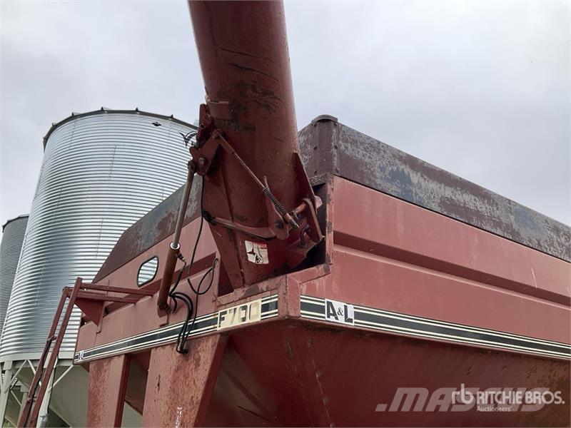 A&L F700 700 bu S/A Grain Cart Grain / Silage Trailers