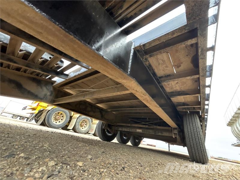 Abu E10236DG370 36 ft Tri/A Gooseneck Equipment Traile Rimorchio per il trasporto di veicoli