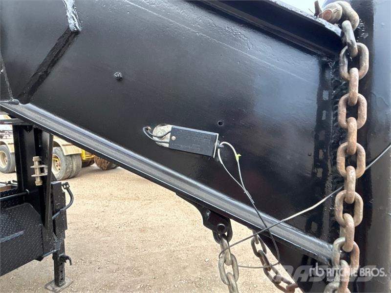 Abu E10236DG370 36 ft Tri/A Gooseneck Equipment Traile Rimorchio per il trasporto di veicoli