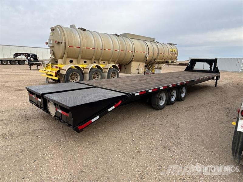 Abu E10236DG370 36 ft Tri/A Gooseneck Equipment Traile Rimorchio per il trasporto di veicoli