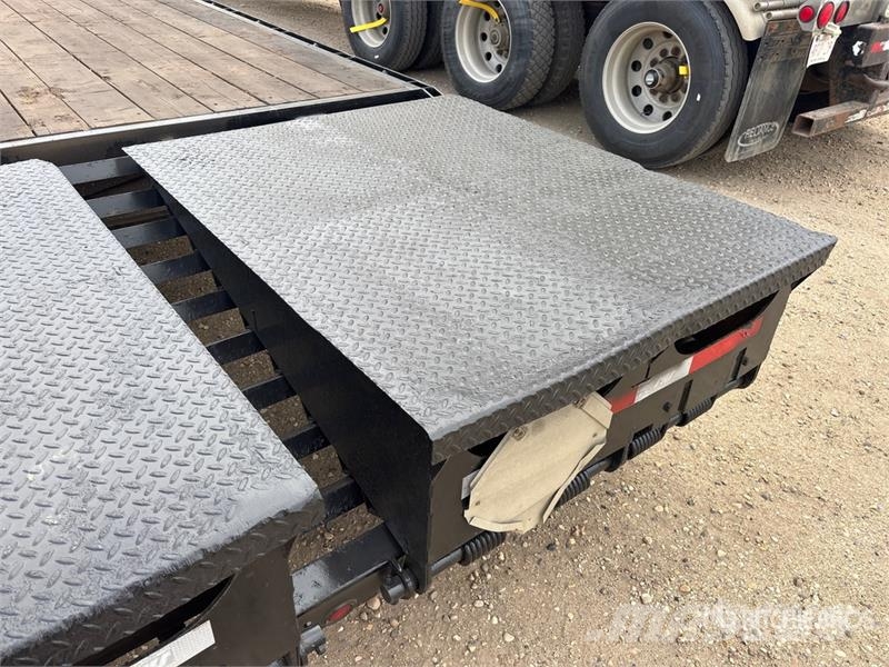 Abu E10236DG370 36 ft Tri/A Gooseneck Equipment Traile Rimorchio per il trasporto di veicoli