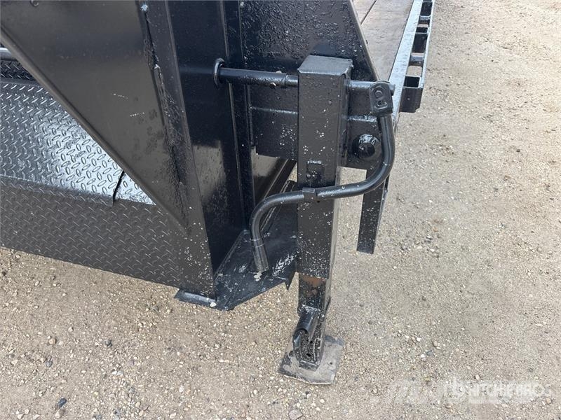 Abu E10236DG370 36 ft Tri/A Gooseneck Equipment Traile Rimorchio per il trasporto di veicoli