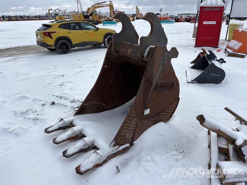 Accurate Fabricating 40 in Digging Excavator Bucket - Fits 350 دلاء