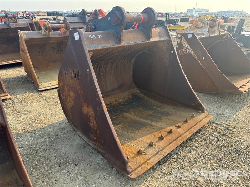 Accurate Fabricating 74 in Cleanup Excavator Bucket دلاء