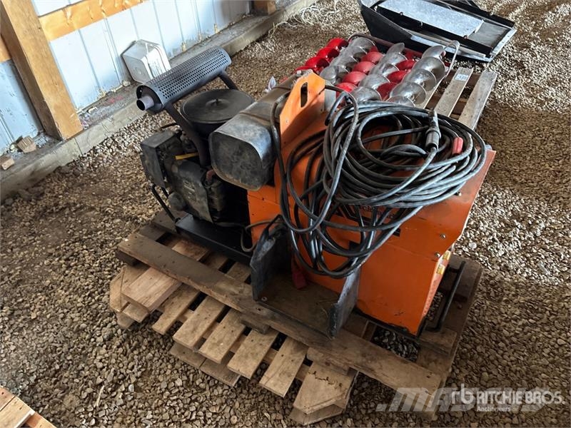 Acklands G-225AC/DC/WP 225 A Engine Driven Welder Attrezzature per saldature