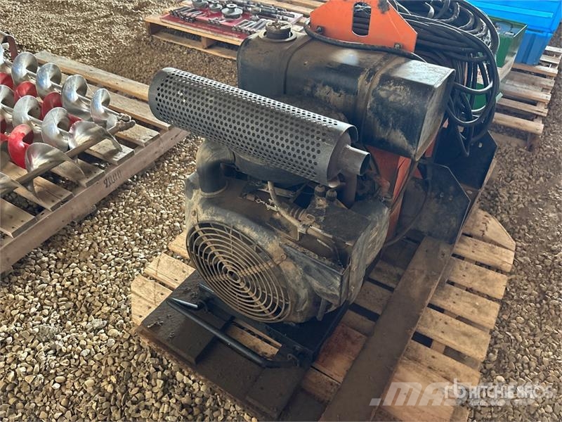 Acklands G-225AC/DC/WP 225 A Engine Driven Welder Attrezzature per saldature