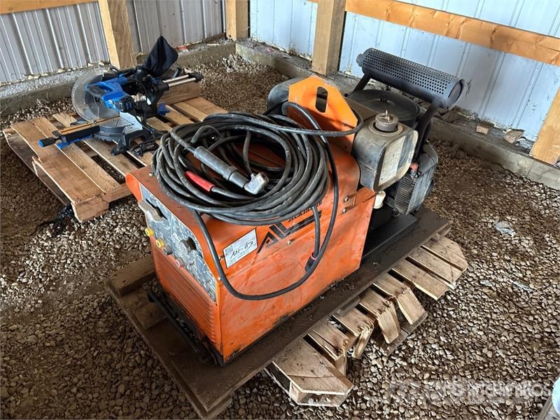 Acklands G-225AC/DC/WP 225 A Engine Driven Welder Attrezzature per saldature