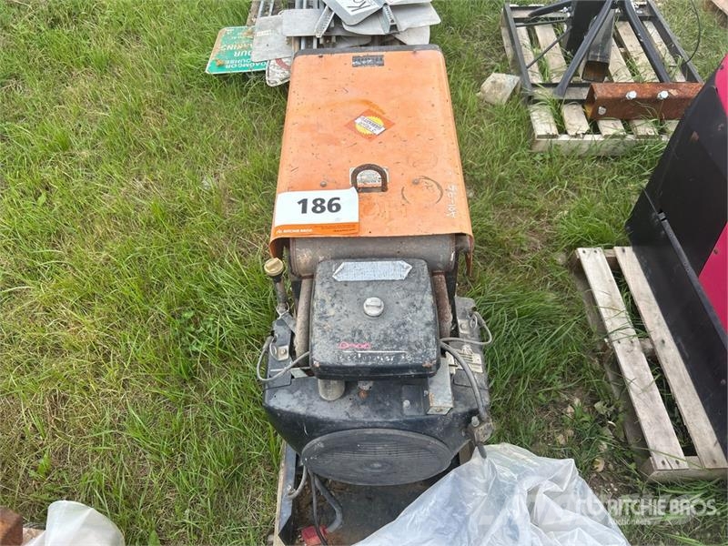 Acklands Tigercat 225 A Stick Multi-Operator Welde Zváracie stroje