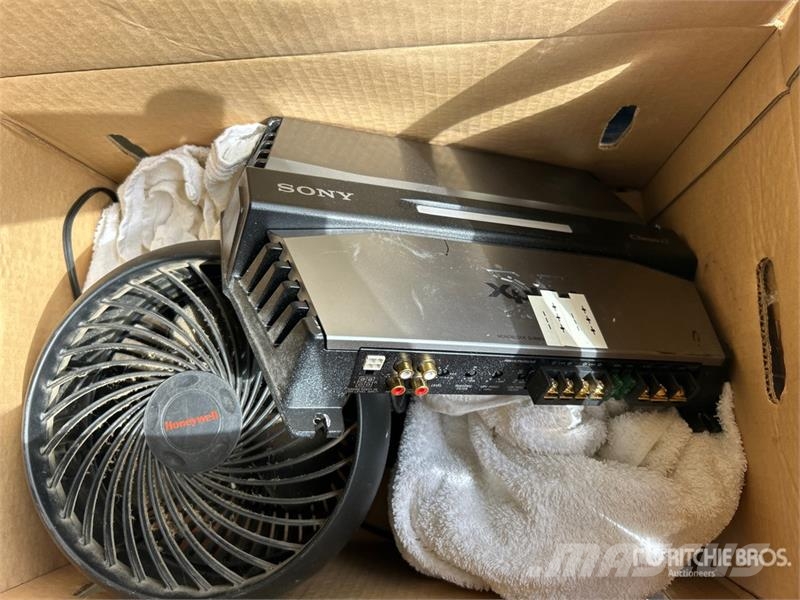 Acoustech PL-200 Subwoofer, PL-89 II Tower Speaker Other components