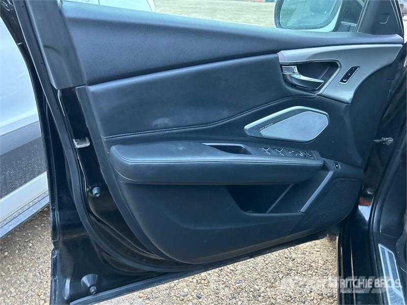 Acura RDX AWD SUV PKWs