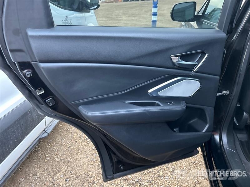Acura RDX AWD SUV PKWs