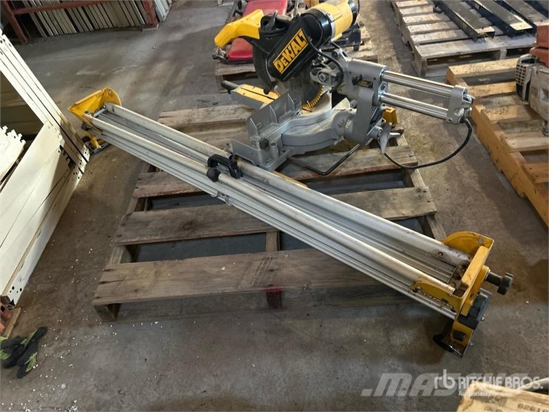 Adjustable Dewalt Mitre Saw & 64 in Stand Drugi deli