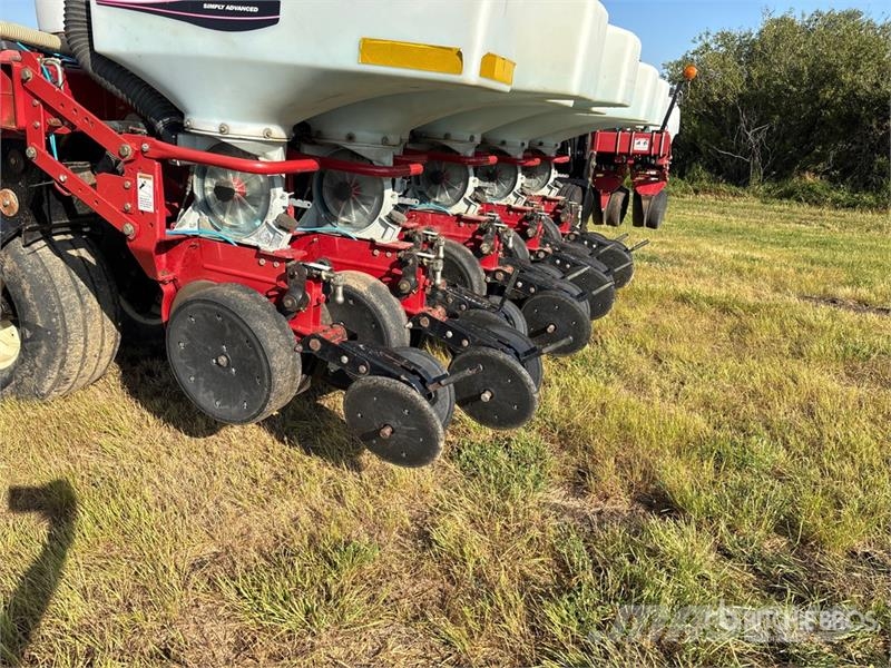 Agco 8500 31 Row No-Till Planter Plantadoras