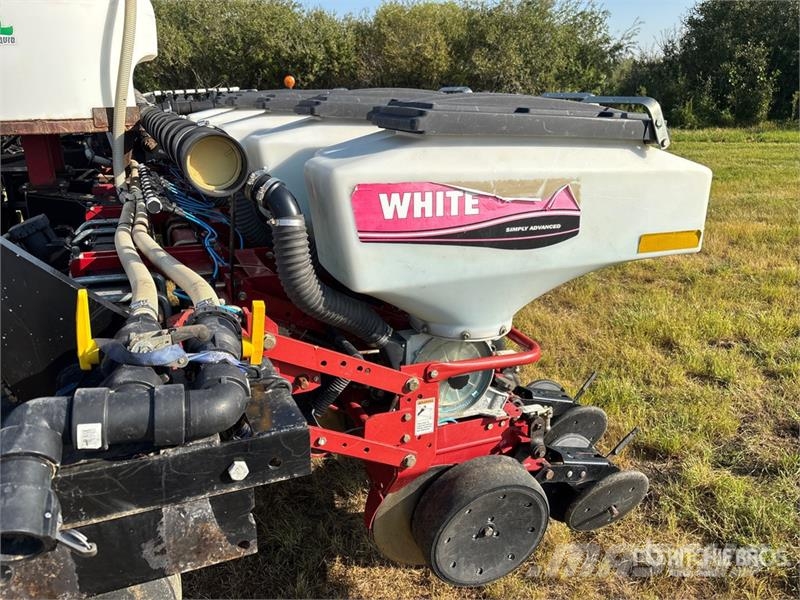 Agco 8500 31 Row No-Till Planter Plantadoras