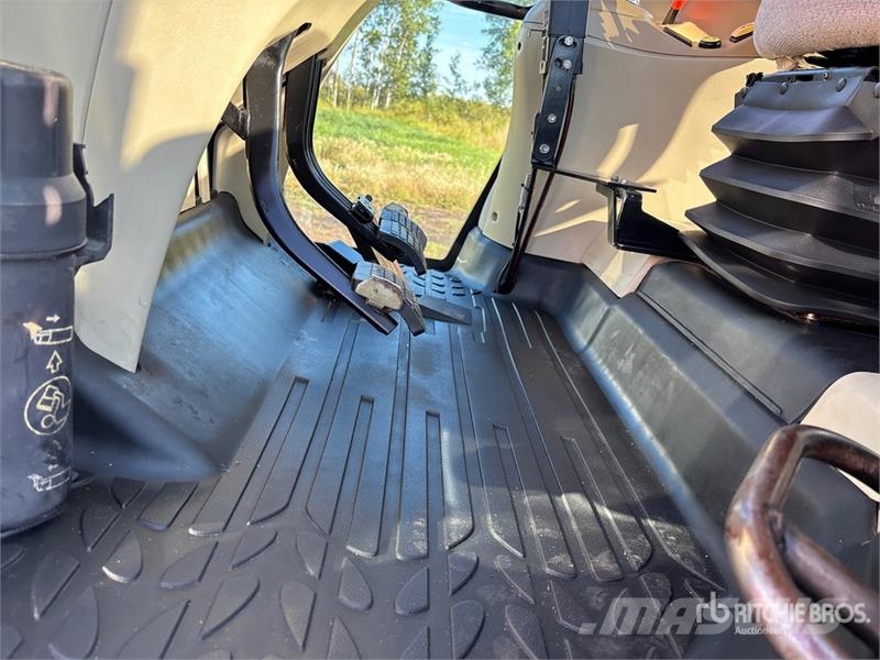 Agco RT140A 4WD Tractor Traktory