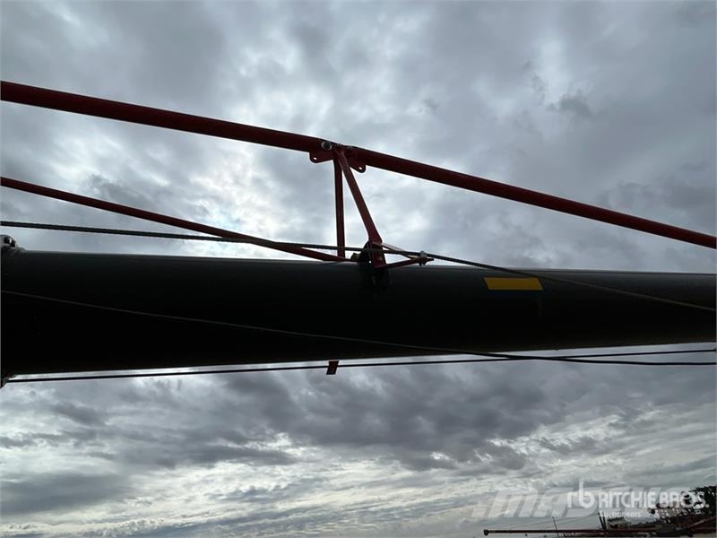 AGI 1394 13 in x 94 ft Swing Grain Auger (Inoperable) Attrezzature di trasporto