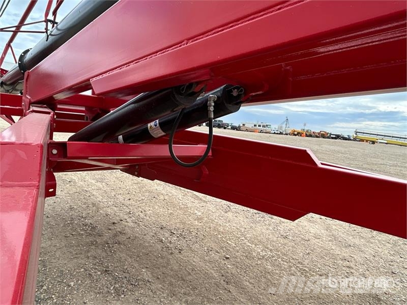AGI 1394 13 in x 94 ft Swing Grain Auger (Inoperable) Attrezzature di trasporto